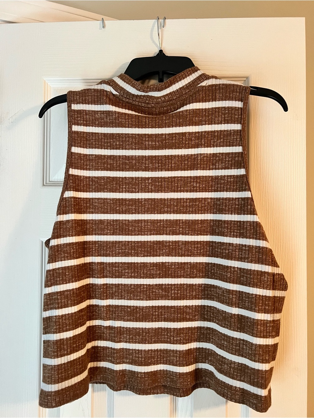 Old Navy Brown and White Ribbed Mock Neck Tank